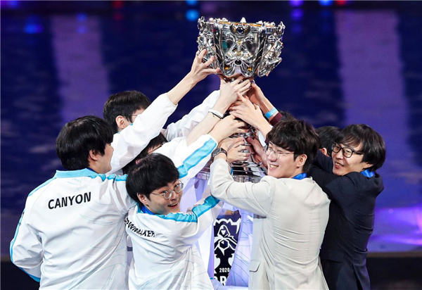 【战报】王者荣耀2020KPL秋季赛，重庆QGhappy 1：3 不敌杭州LGD大鹅