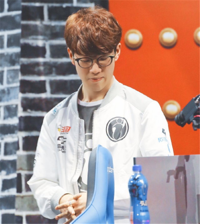 德扑里的“策略摩擦”（德扑中的策略张力）