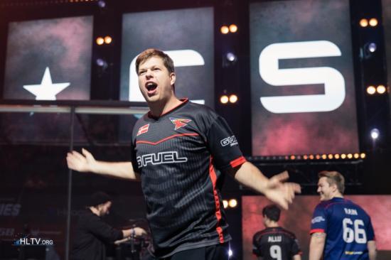 LPL官方宣布更换十周年LOGO：感谢大家十年以来的陪伴与支持！